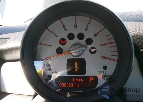 2011 Mini Cooper z USA, uszkodzony, nr VIN WMWSU3C55BT253397